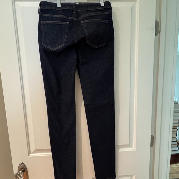 Women's NWT UNIQLO Dark Wash Straight Leg Ulta Stretch Skinny Jeans Small 27X33 - Picture 3 of 7